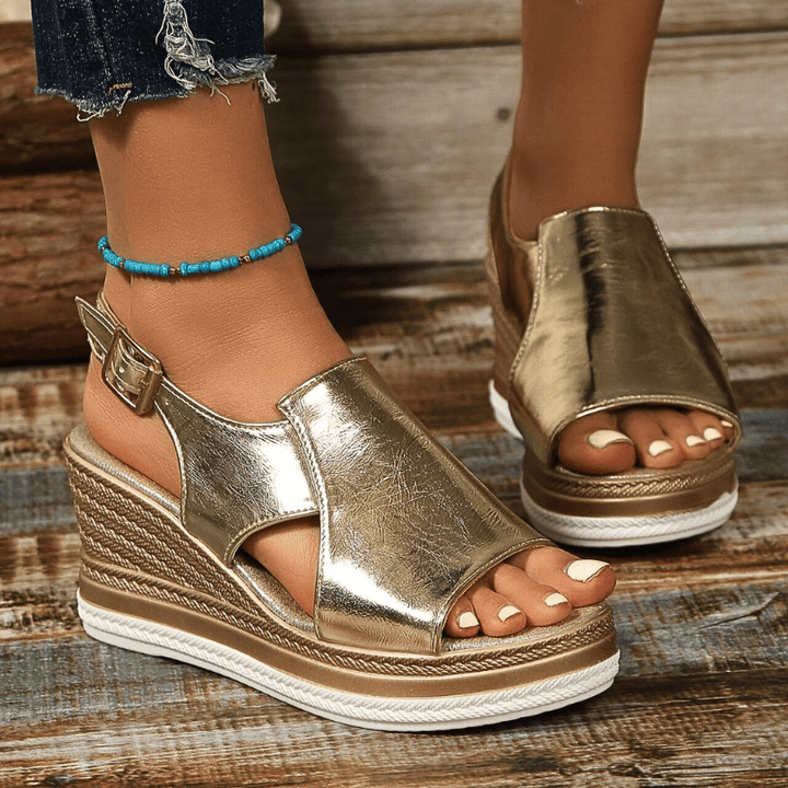 Baylie - Stilvolle Metallische Sandalen