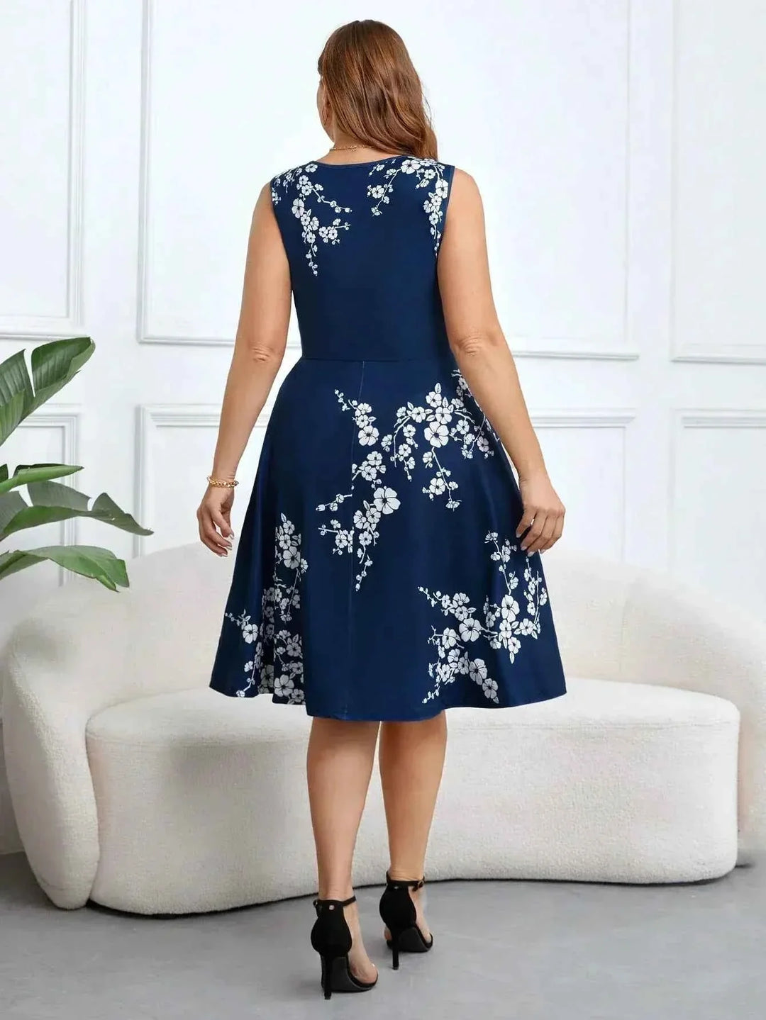 Danica - Blumen Kleid im Wickelstil