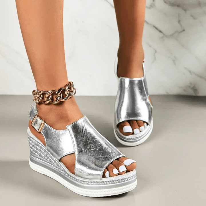 Baylie - Stilvolle Metallische Sandalen