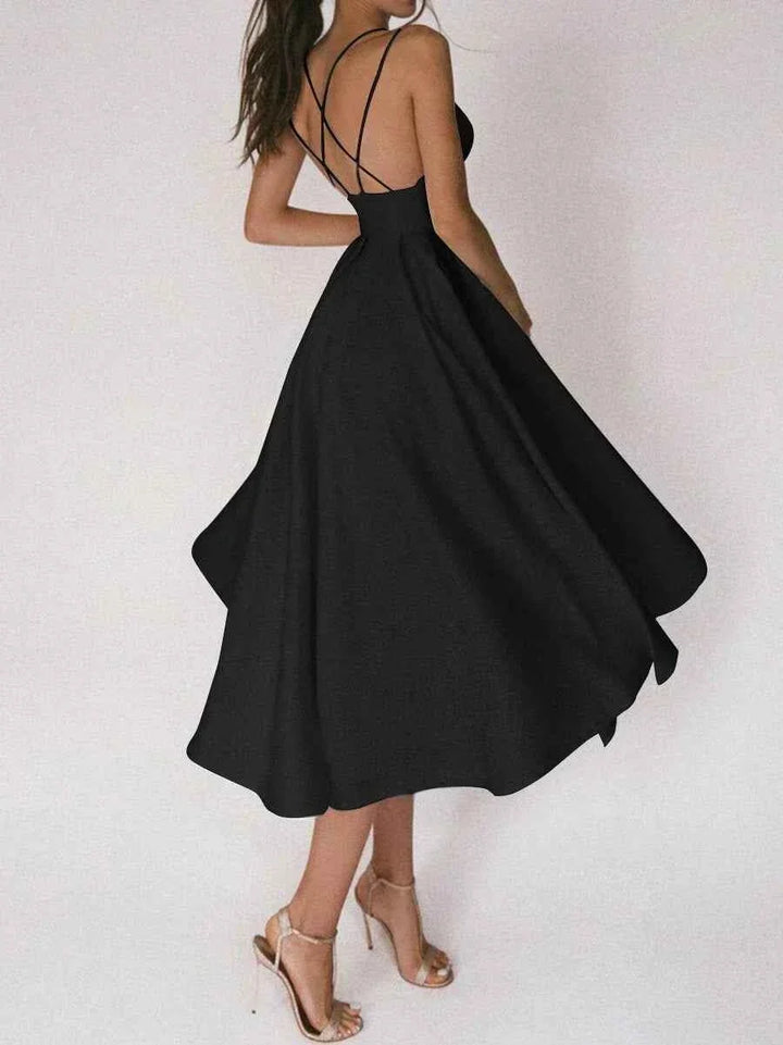 Elara - Elegantes Minimalistisches Kleid