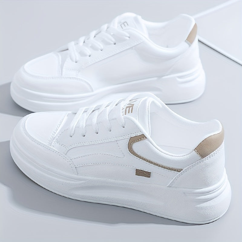 Schicke weisse Sneakers mit leichtem Komfort