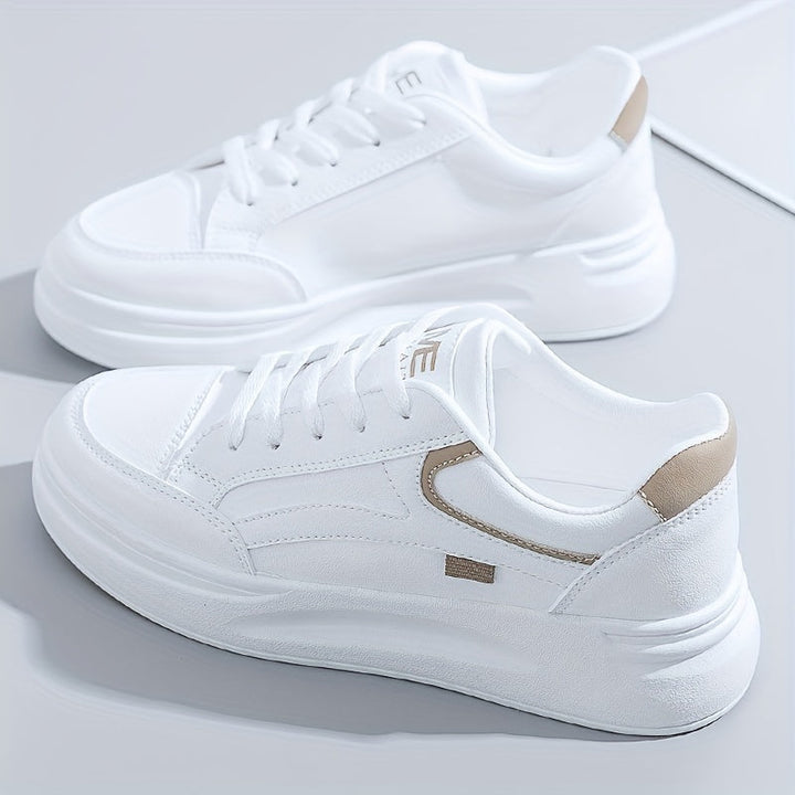 Schicke weisse Sneakers mit leichtem Komfort