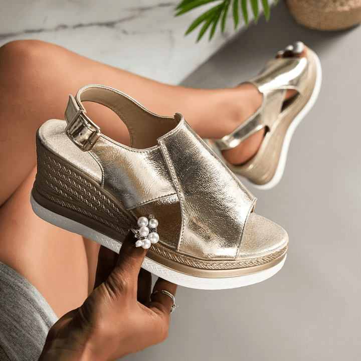 Baylie - Stilvolle Metallische Sandalen