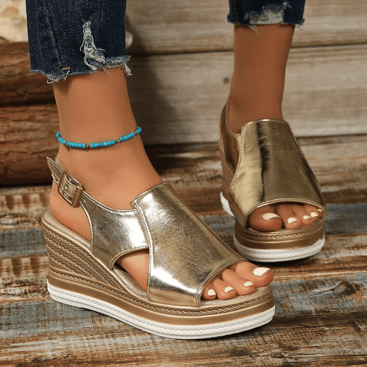 Baylie - Stilvolle Metallische Sandalen