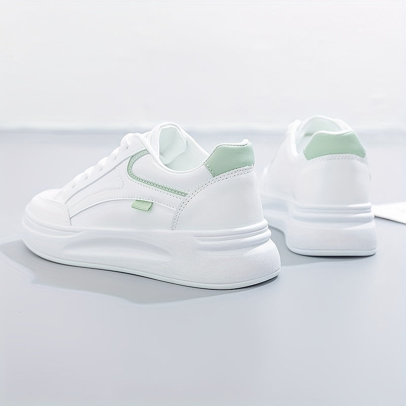Schicke weisse Sneakers mit leichtem Komfort