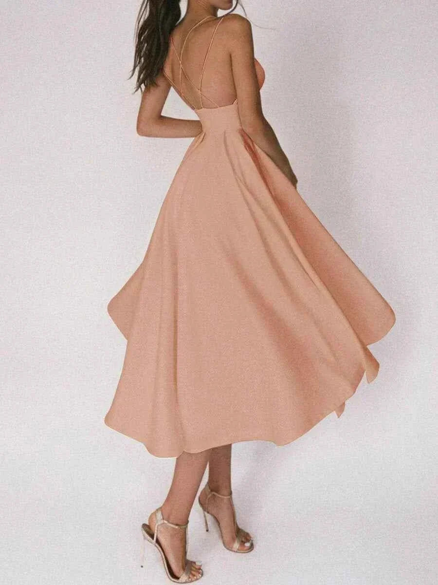 Elara - Elegantes Minimalistisches Kleid