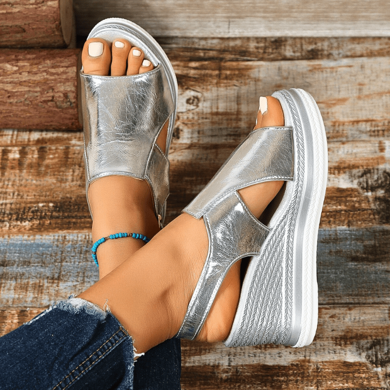 Baylie - Stilvolle Metallic Sandalen