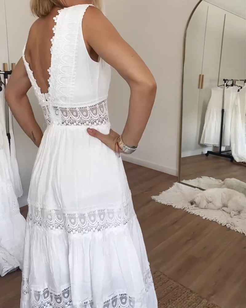 Circe - Spitze Spaghettiträgerkleid mit V-Ausschnitt