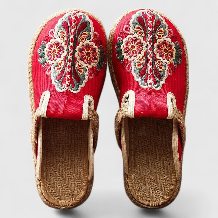 Clarize - Bestickte Sandalen