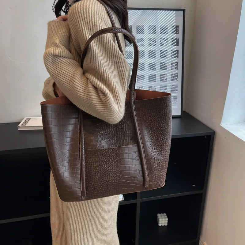 Christina™ | Verfeinerte Schultertasche