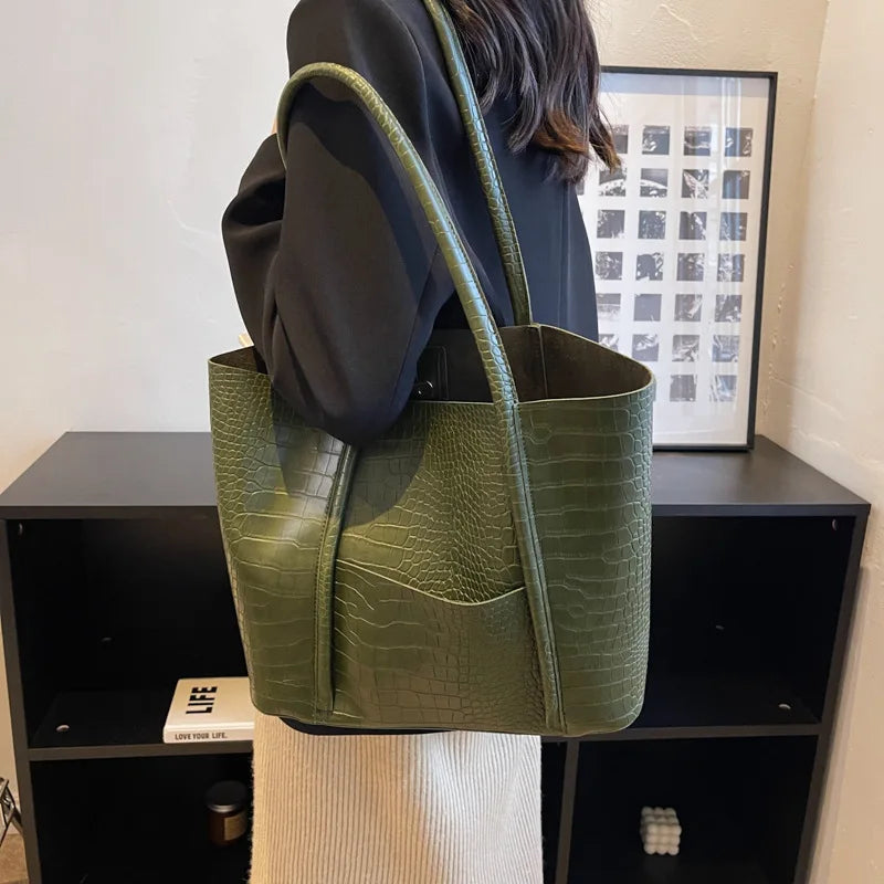 Christina™ | Verfeinerte Schultertasche