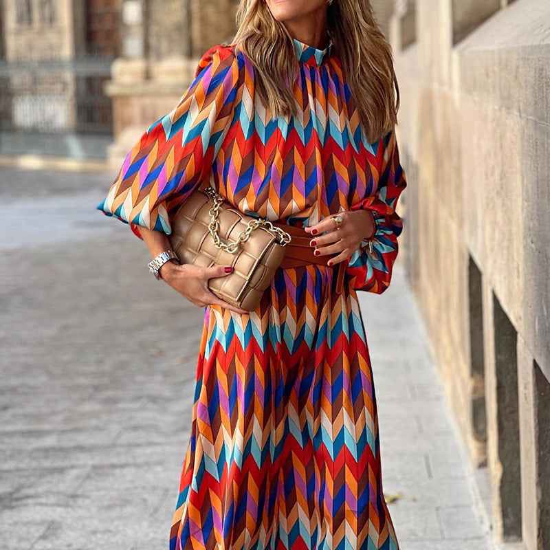 Cassandra - Vibrierende Geometrische Kleid