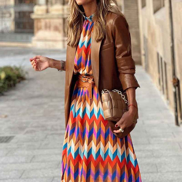 Cassandra - Vibrierende Geometrische Kleid