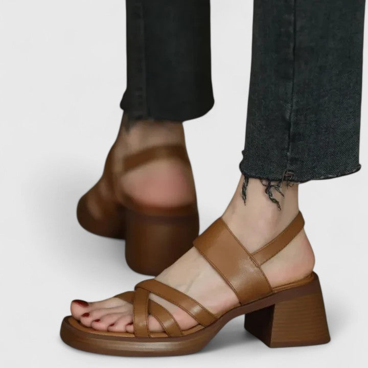 Celeste - Elegante Kreuzband-Sandalen
