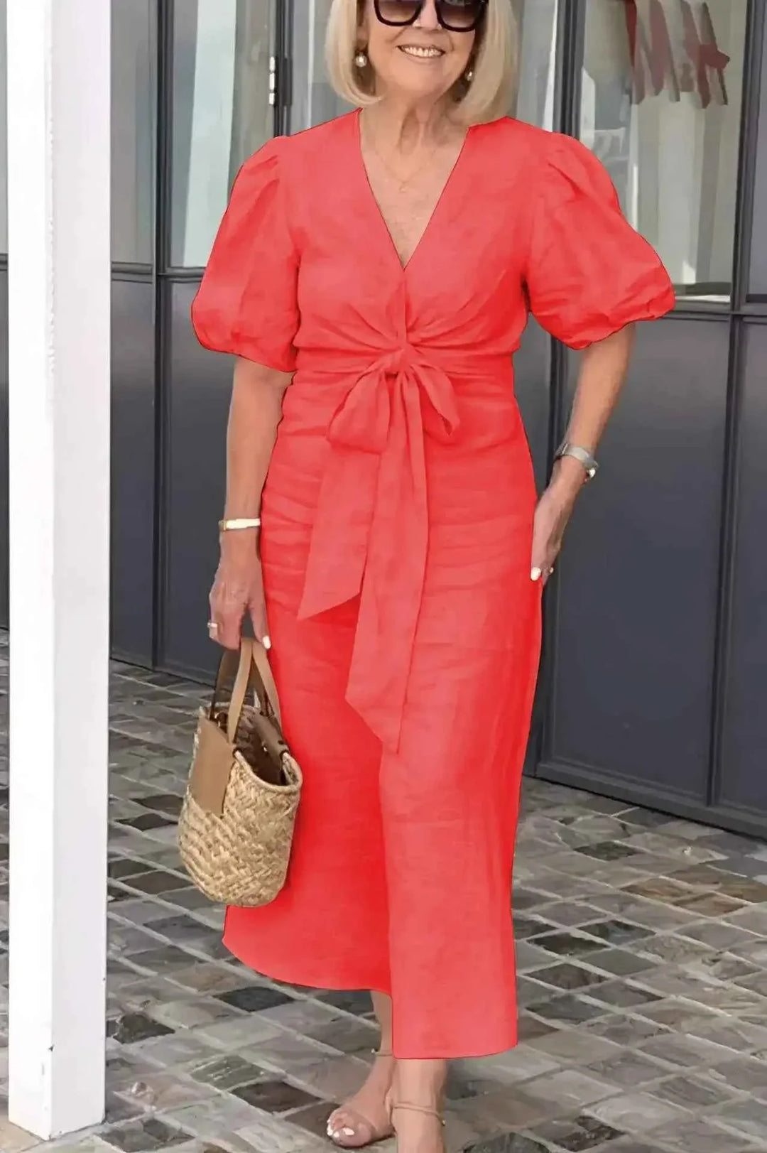 LYNORA | ELEGANTE MIDI-KLEID MIT V-AUSSCHNITT