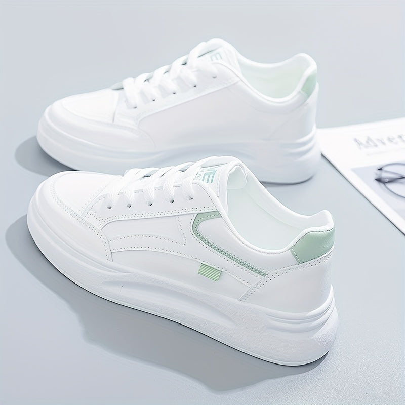 Schicke weisse Sneakers mit leichtem Komfort