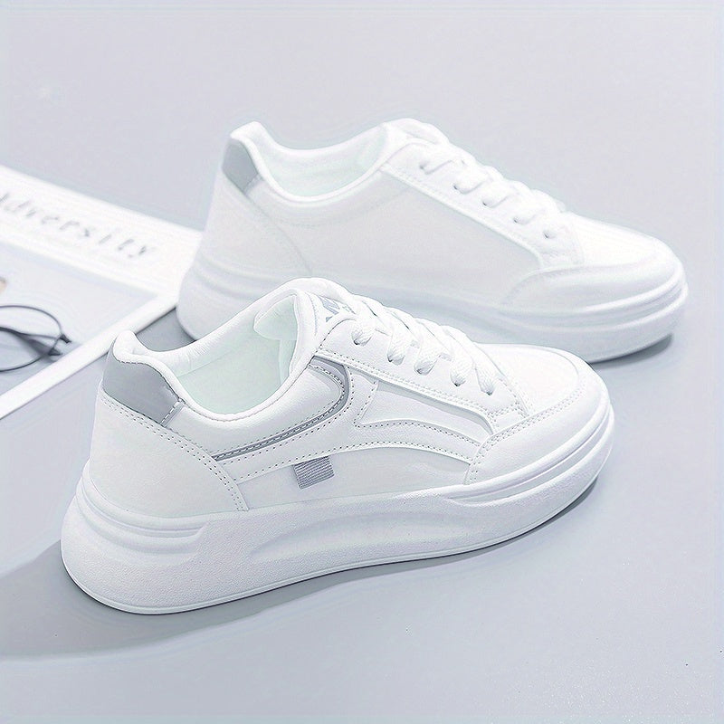 Schicke weisse Sneakers mit leichtem Komfort