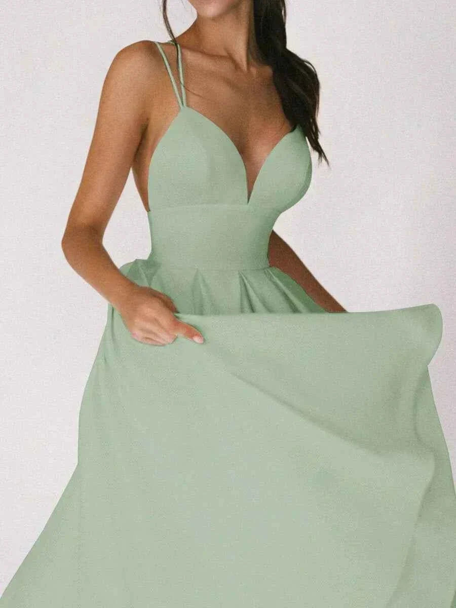 Elara - Elegantes Minimalistisches Kleid