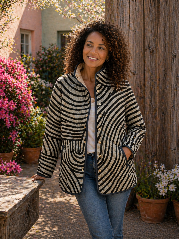 Inaya | Retro Handgezeichnete Kreisdesign Steppjacke
