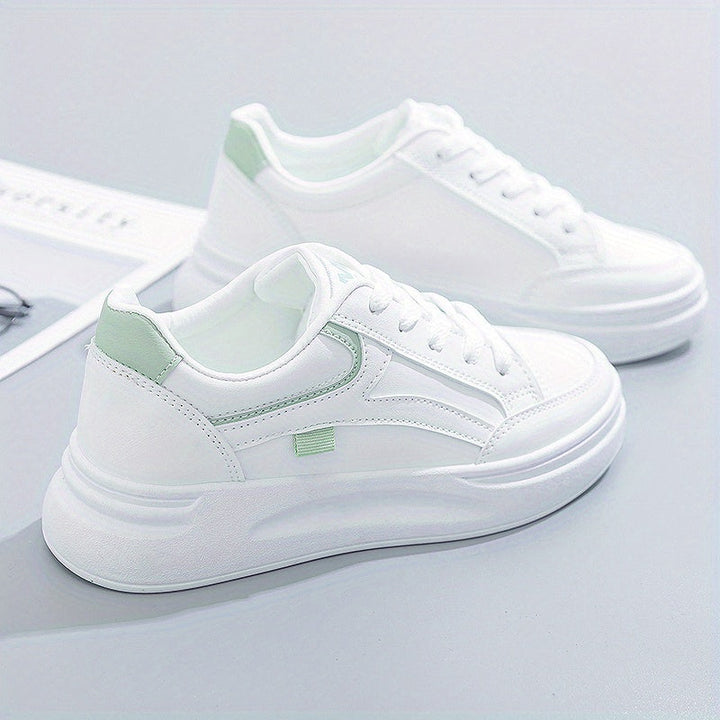 Schicke weisse Sneakers mit leichtem Komfort